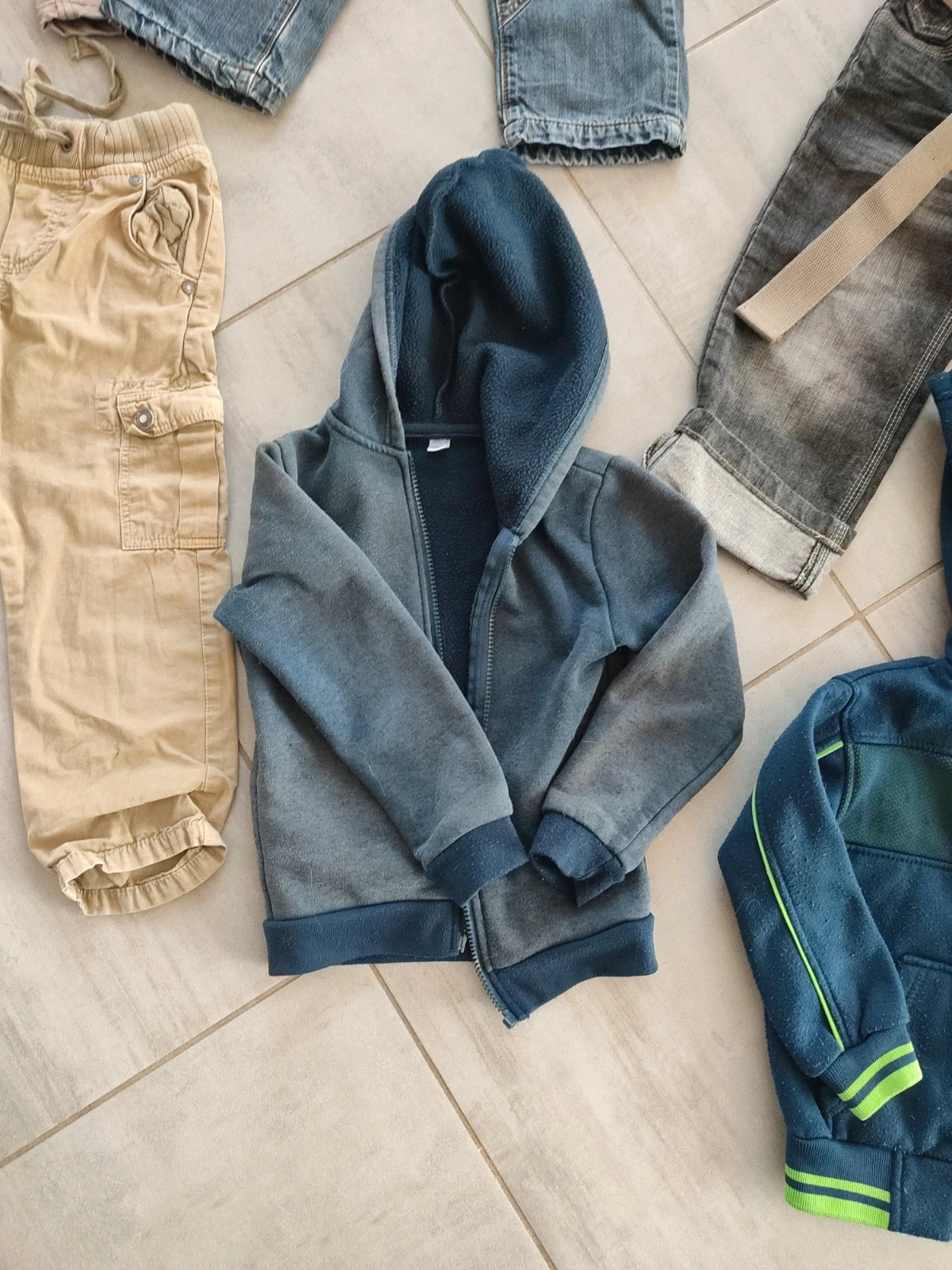 Lot de vêtements garçon 4 ans – photo 12